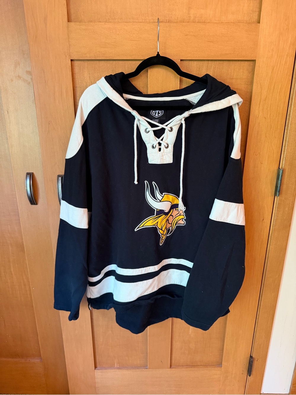 Minnesota Vikings Black and White Hooded Knit Pullover